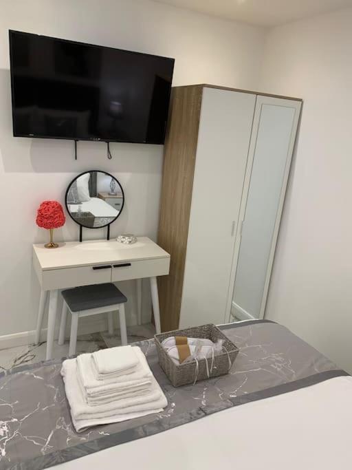 Apartment C, A One Bedroom Flat In South London Carshalton Dış mekan fotoğraf