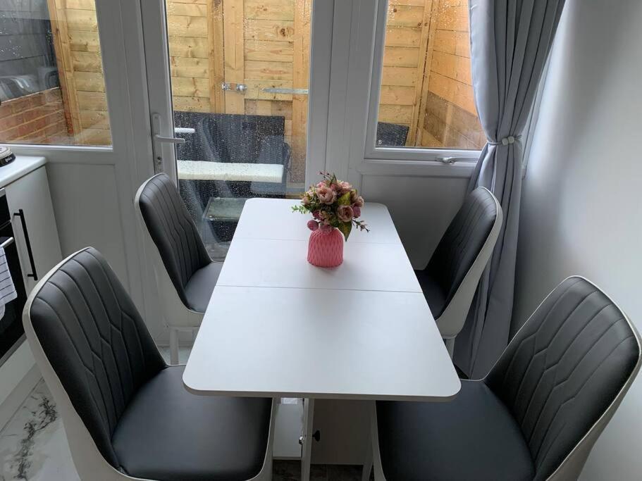 Apartment C, A One Bedroom Flat In South London Carshalton Dış mekan fotoğraf